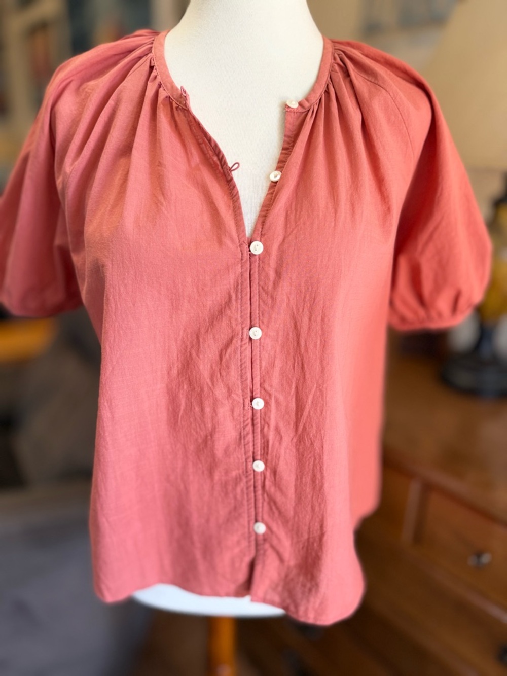 NWT Universal Thread Women's Rust Button-Down Blouse - Picture 2 of 5